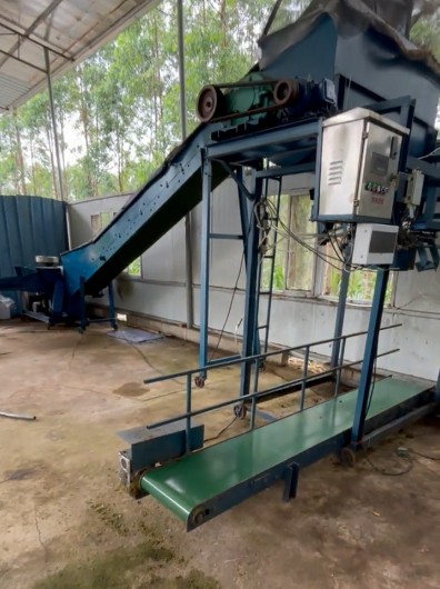 超細(xì)青綠牧草秸稈粉碎發(fā)酵一體機(jī):時(shí)產(chǎn)6噸的養(yǎng)殖成本降低利器