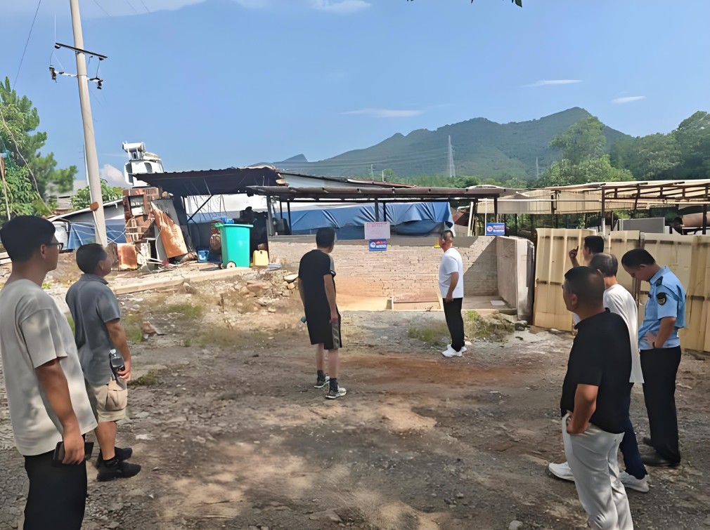 豬場環(huán)保檢查1.jpg 豬場環(huán)保檢查1.jpg